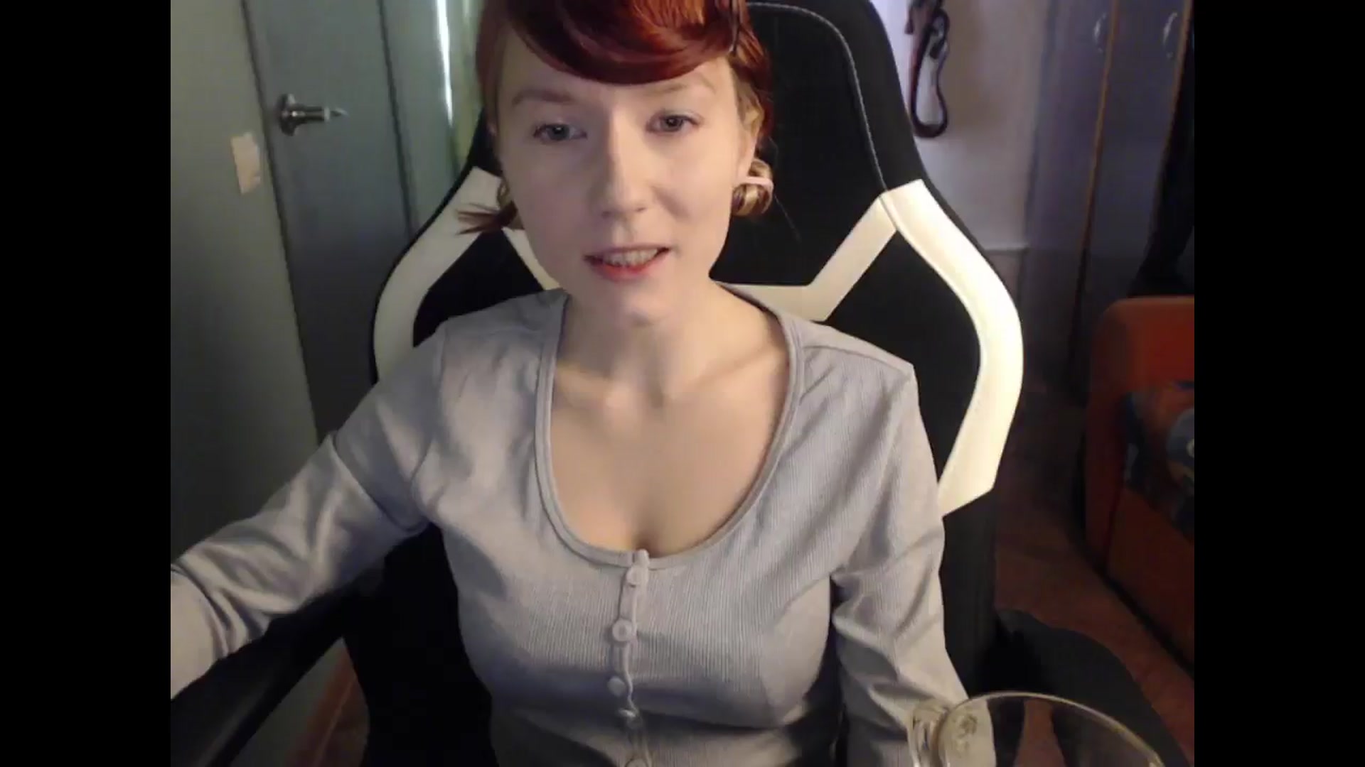 Gallery image thumbnail from NikiFoks18's myfreecams stream on, 03/23/2025, 03:42 image 18 of 20