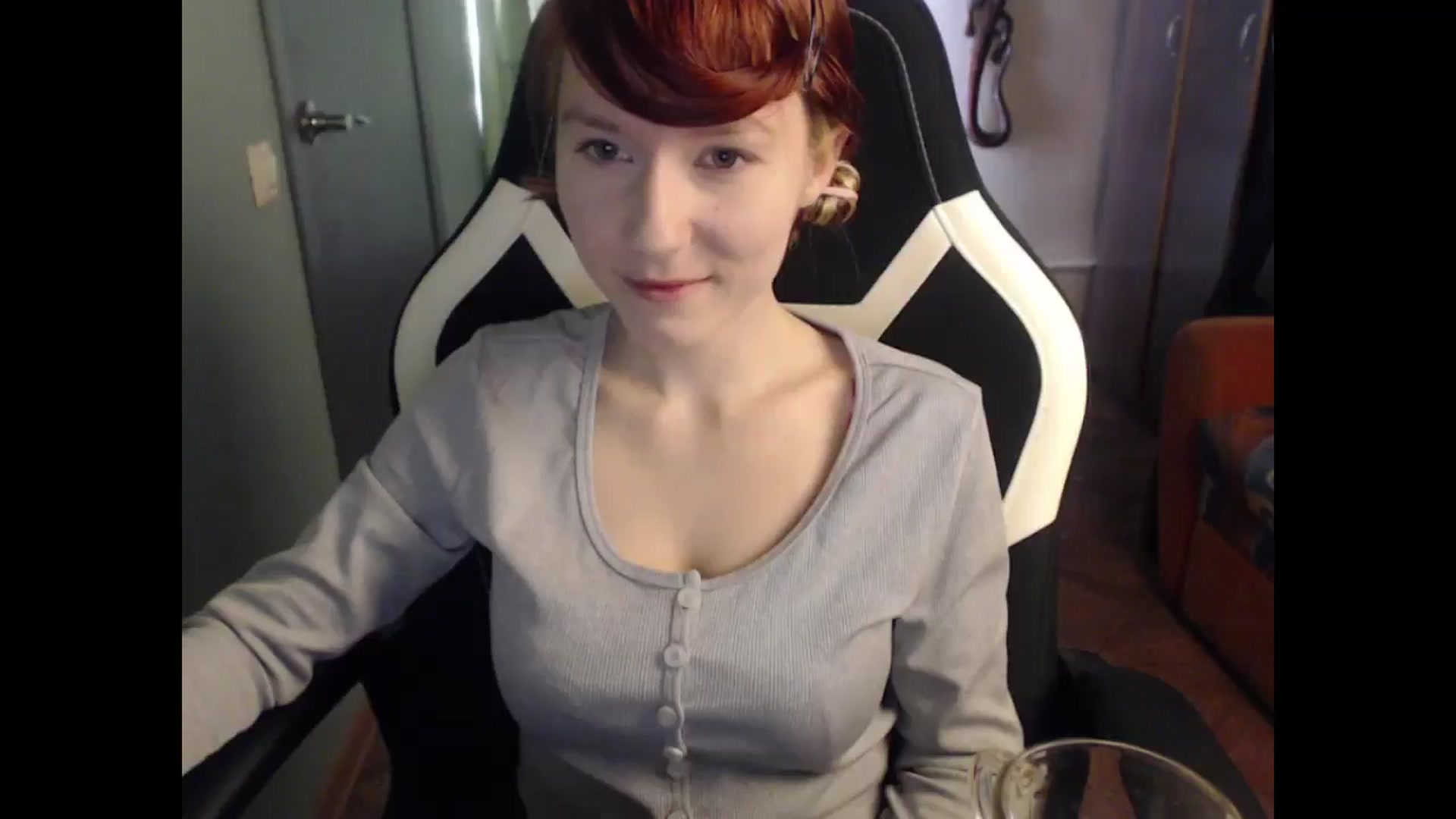 Gallery image thumbnail from NikiFoks18's myfreecams stream on, 03/23/2025, 03:42 image 14 of 20