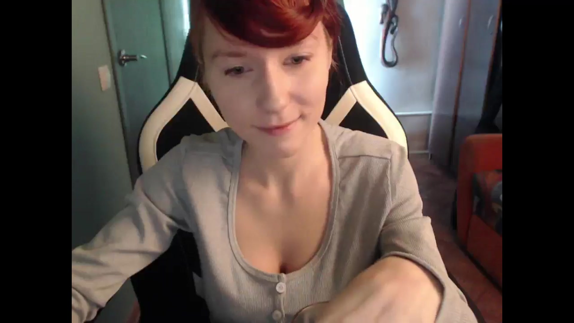 Gallery image thumbnail from NikiFoks18's myfreecams stream on, 03/23/2025, 06:18 image 9 of 20