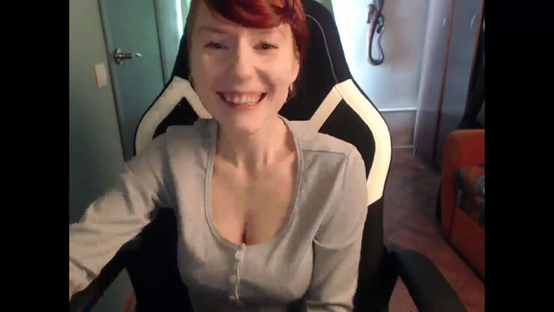 Gallery image thumbnail from NikiFoks18's myfreecams stream on, 03/23/2025, 06:18 image 13 of 20