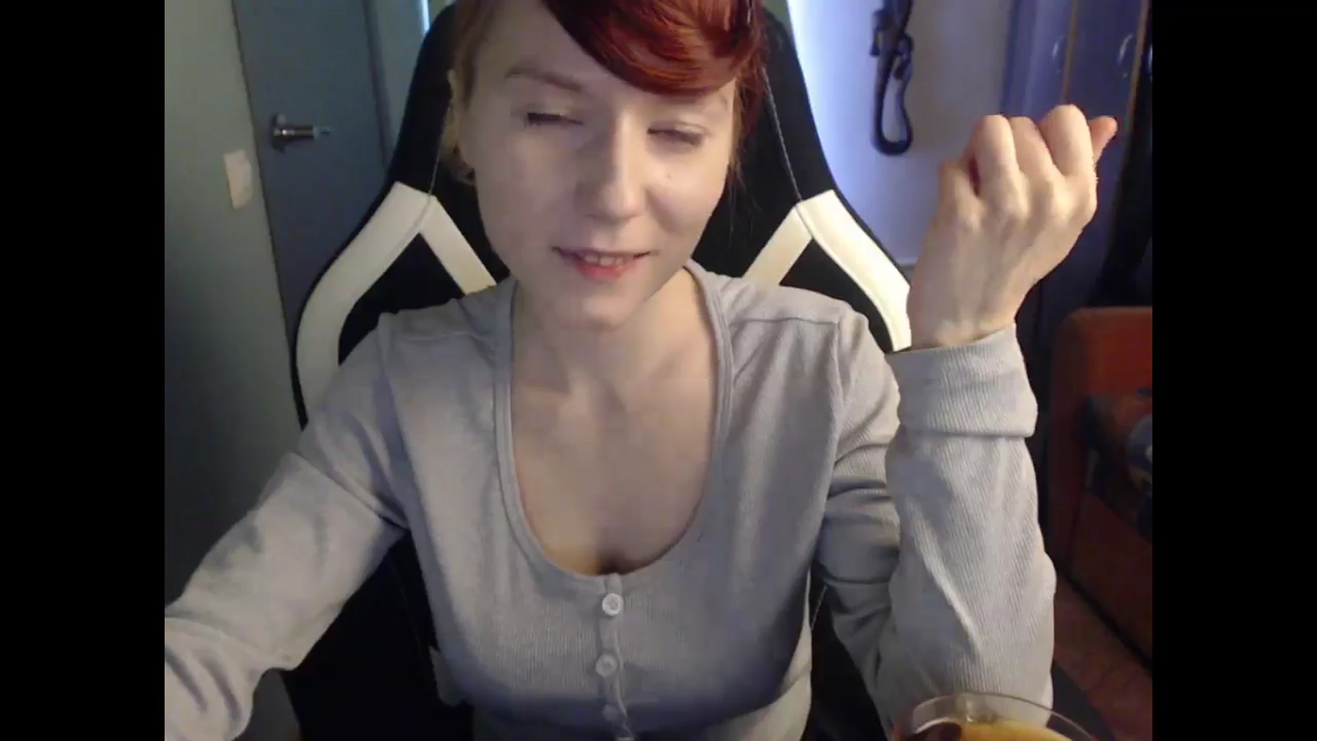 Gallery image thumbnail from NikiFoks18's myfreecams stream on, 03/23/2025, 08:41 image 2 of 20