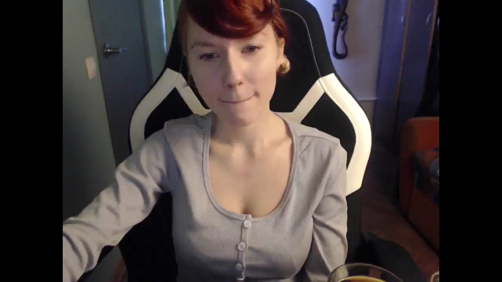 Gallery image thumbnail from NikiFoks18's myfreecams stream on, 03/23/2025, 08:41 image 14 of 20