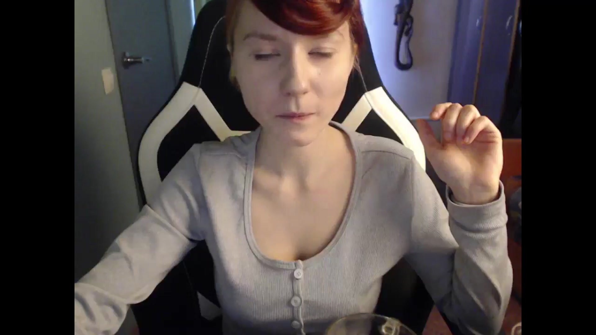 Gallery image thumbnail from NikiFoks18's myfreecams stream on, 03/23/2025, 08:41 image 5 of 20