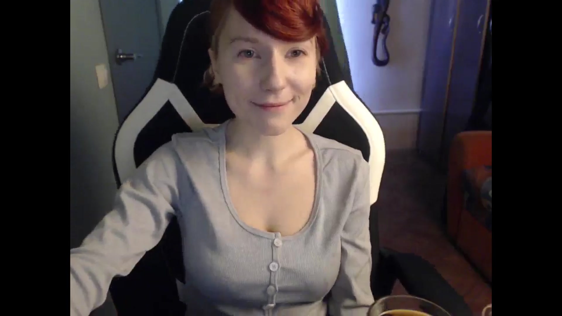 Gallery image thumbnail from NikiFoks18's myfreecams stream on, 03/23/2025, 08:41 image 15 of 20