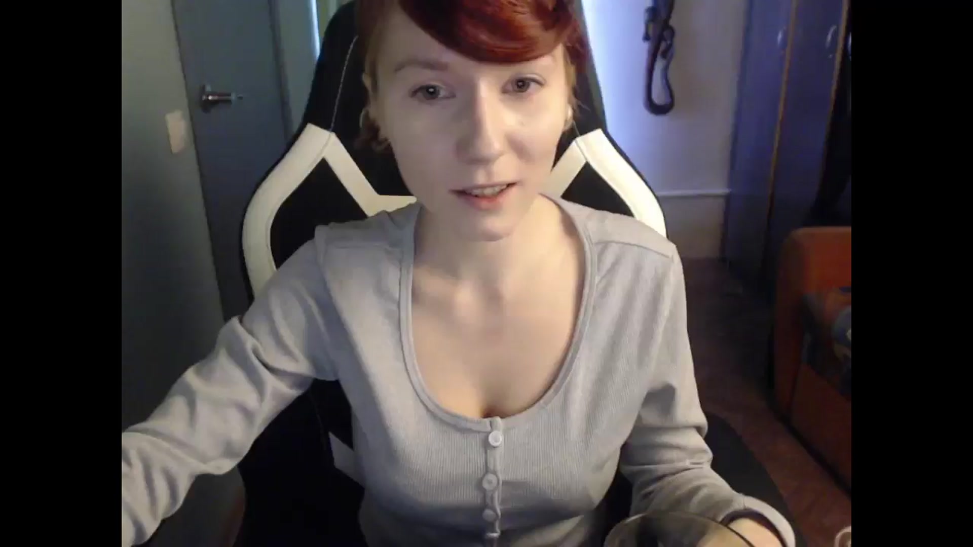 Gallery image thumbnail from NikiFoks18's myfreecams stream on, 03/23/2025, 08:41 image 19 of 20