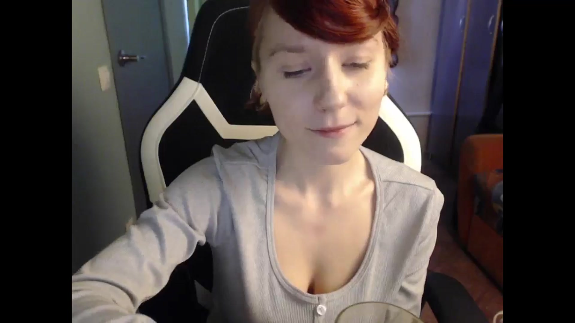 Gallery image thumbnail from NikiFoks18's myfreecams stream on, 03/23/2025, 08:41 image 13 of 20