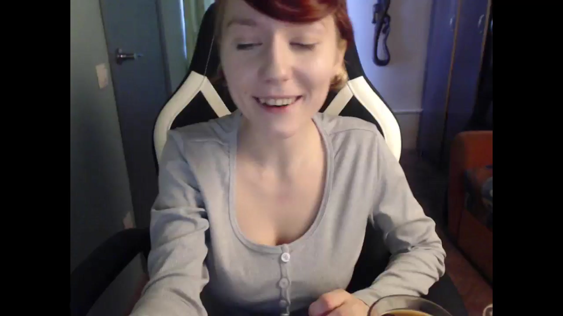 Gallery image thumbnail from NikiFoks18's myfreecams stream on, 03/23/2025, 08:41 image 16 of 20