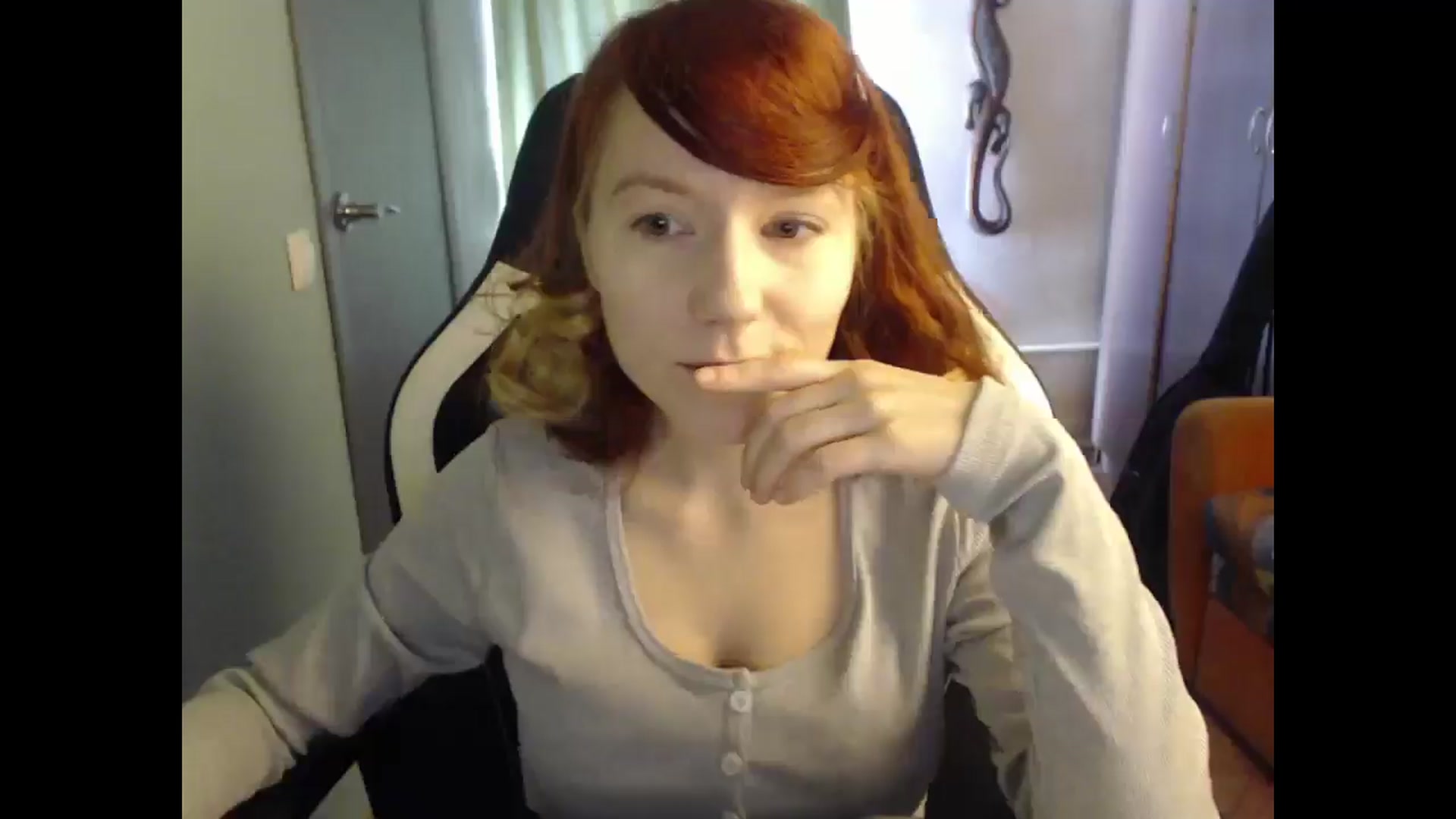 Gallery image thumbnail from NikiFoks18's myfreecams stream on, 03/25/2025, 06:41 image 11 of 20
