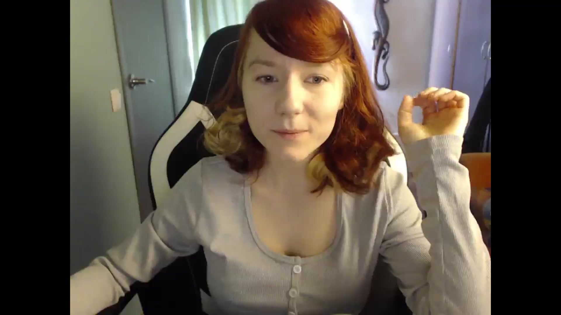 Gallery image thumbnail from NikiFoks18's myfreecams stream on, 03/25/2025, 06:41 image 10 of 20