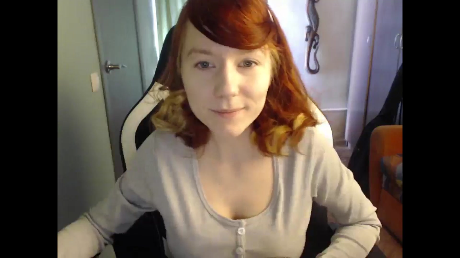 Gallery image thumbnail from NikiFoks18's myfreecams stream on, 03/25/2025, 06:41 image 13 of 20