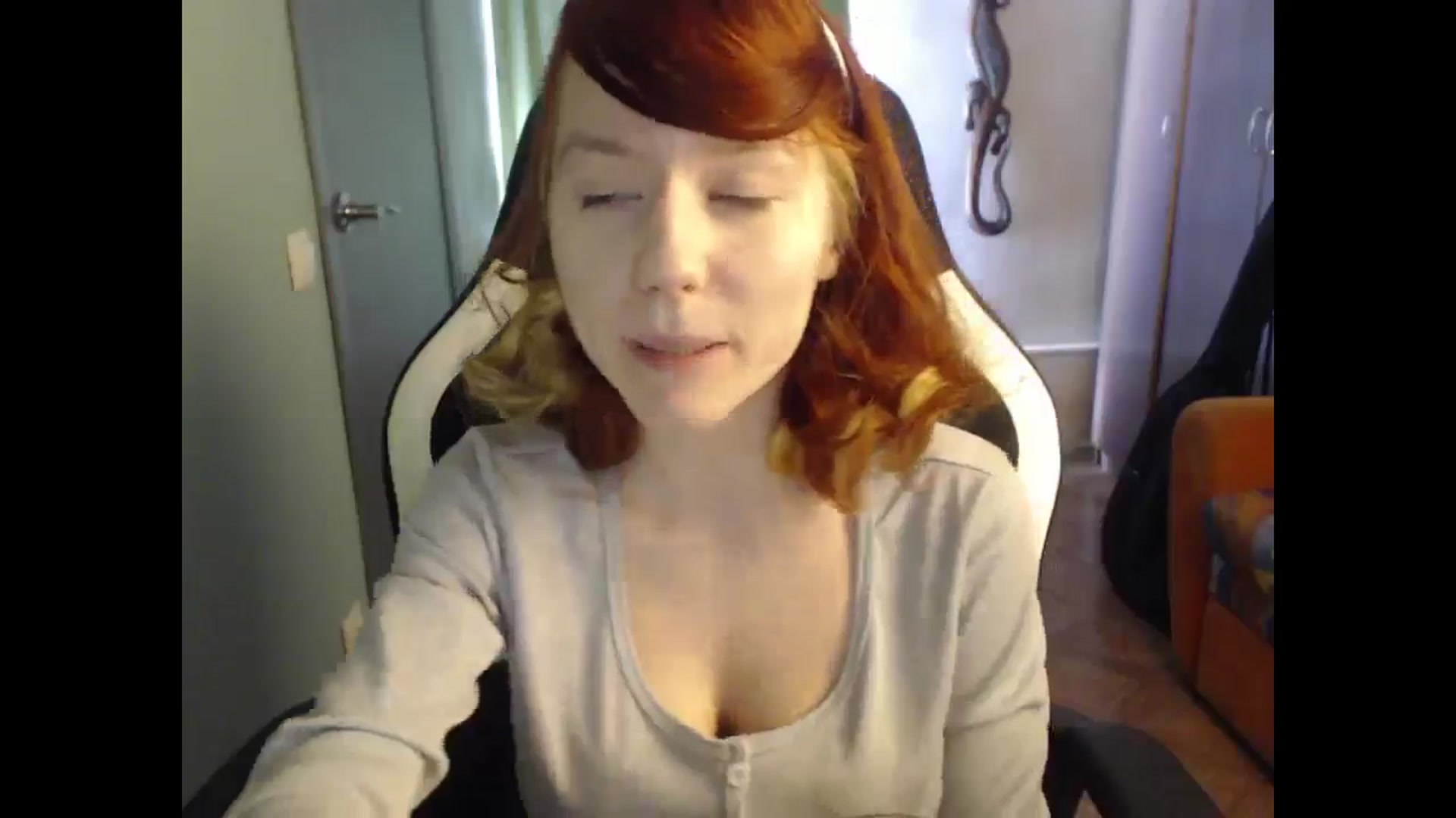 Gallery image thumbnail from NikiFoks18's myfreecams stream on, 03/25/2025, 06:41 image 16 of 20