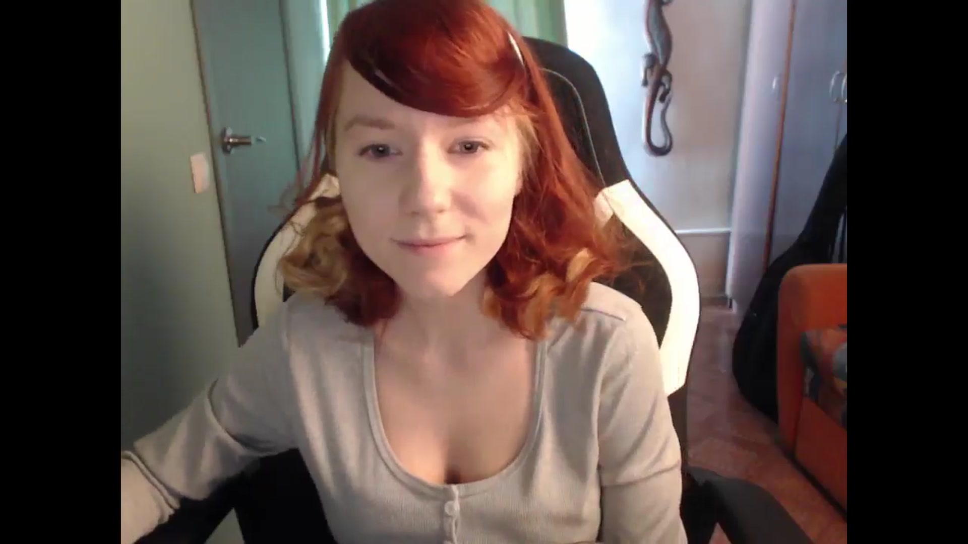 Gallery image thumbnail from NikiFoks18's myfreecams stream on, 03/25/2025, 06:41 image 15 of 20
