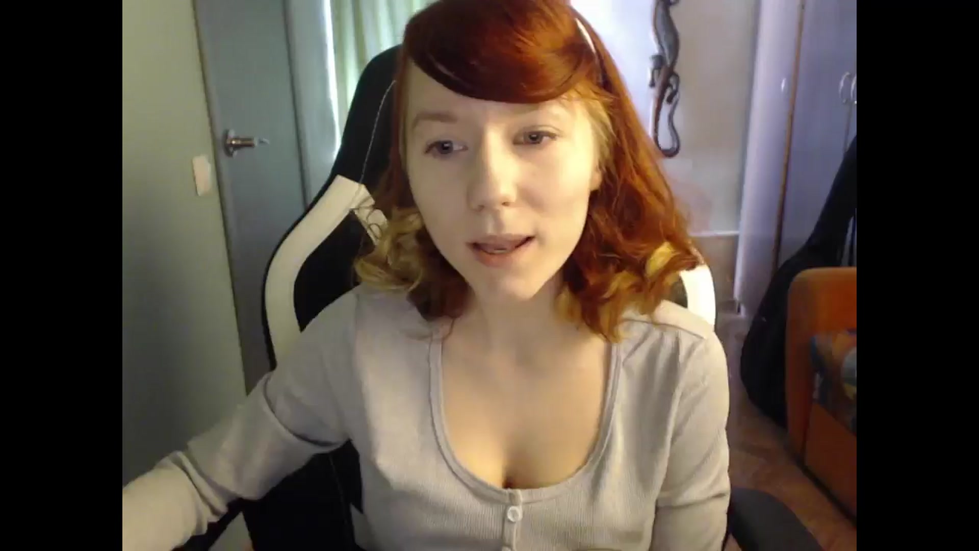 Gallery image thumbnail from NikiFoks18's myfreecams stream on, 03/25/2025, 06:41 image 17 of 20