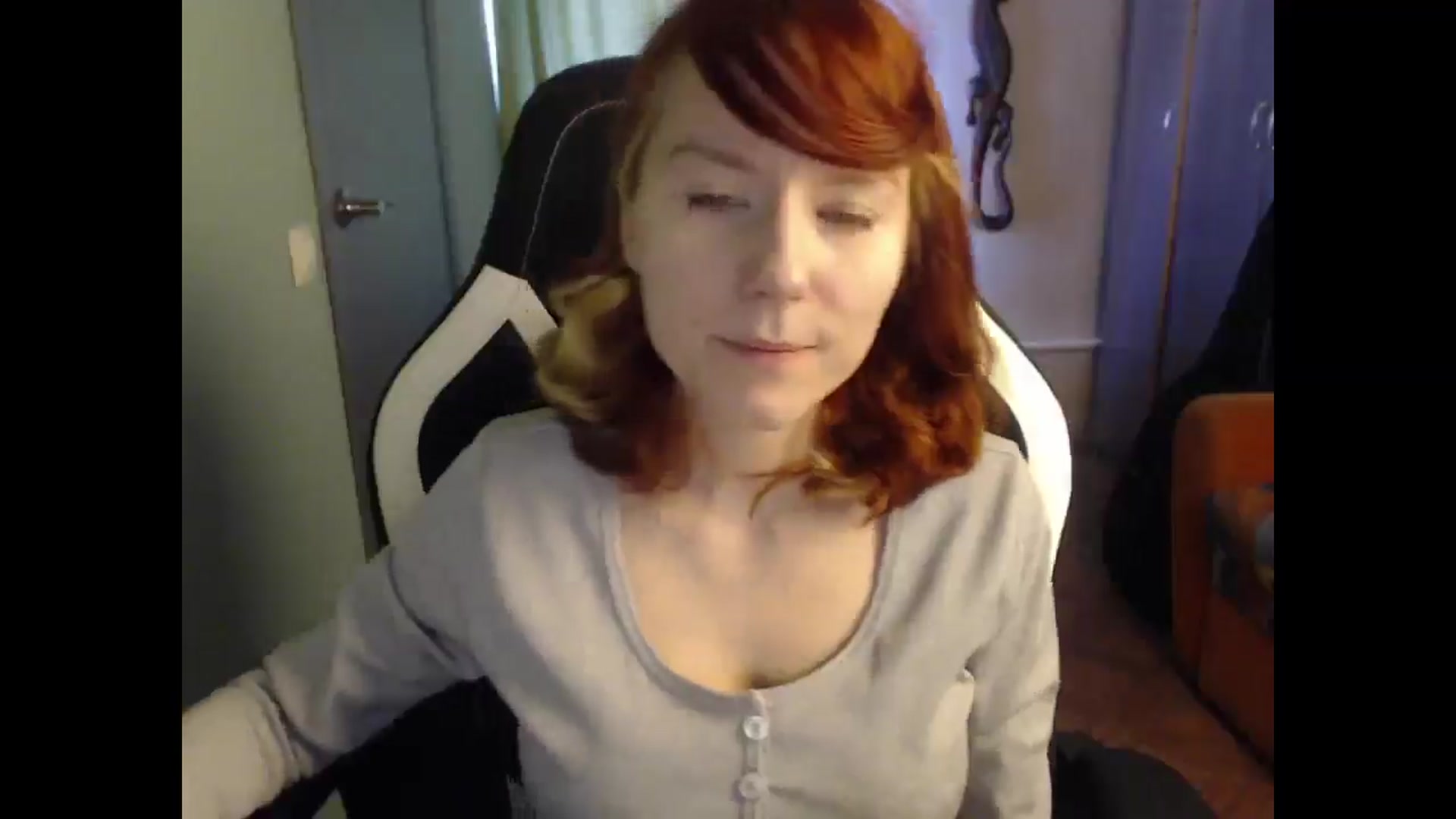Gallery image thumbnail from NikiFoks18's myfreecams stream on, 03/25/2025, 09:27 image 5 of 20