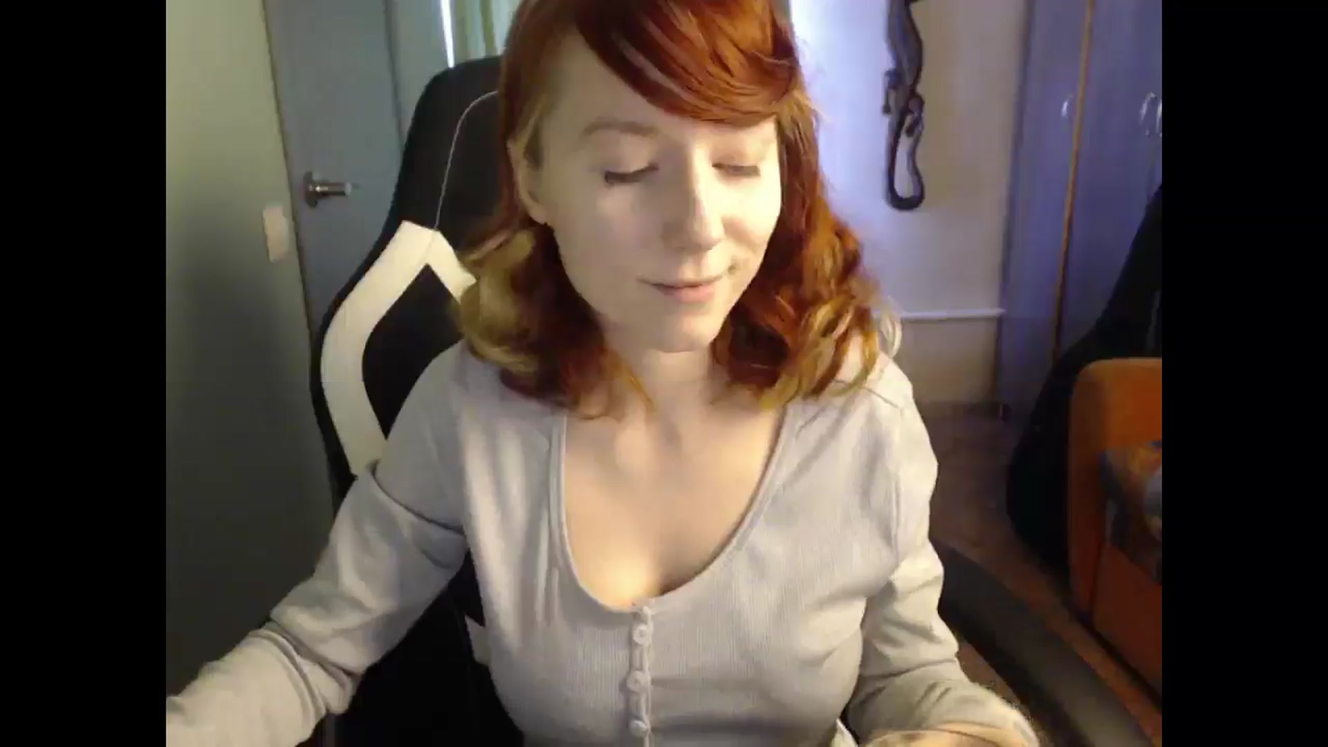 Gallery image thumbnail from NikiFoks18's myfreecams stream on, 03/25/2025, 09:27 image 20 of 20