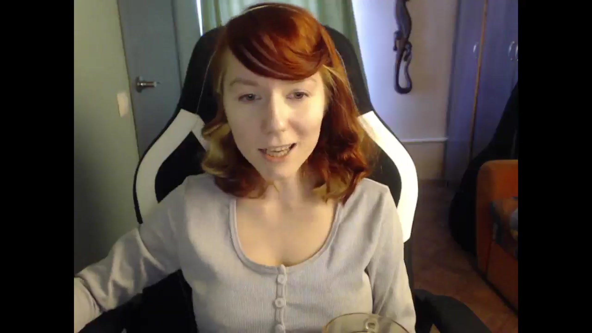 Gallery image thumbnail from NikiFoks18's myfreecams stream on, 03/25/2025, 09:27 image 14 of 20