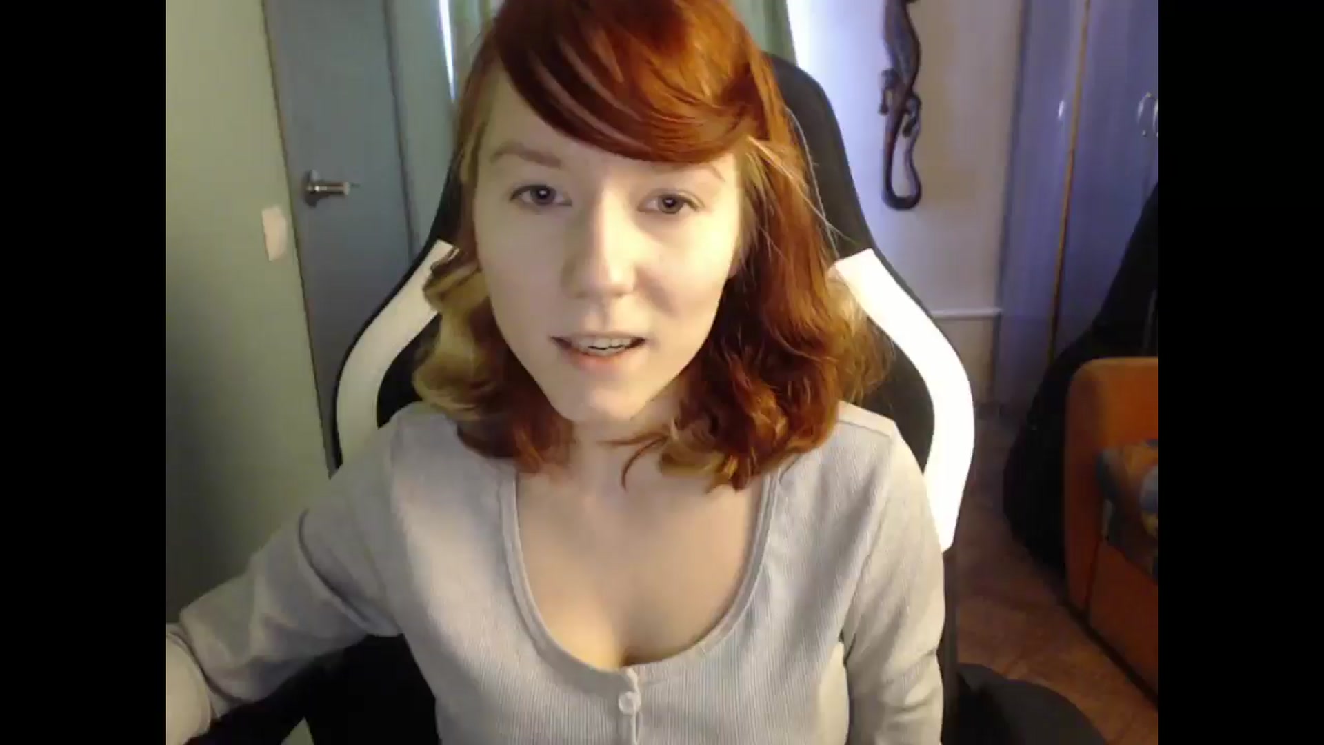 Gallery image thumbnail from NikiFoks18's myfreecams stream on, 03/25/2025, 09:27 image 1 of 20