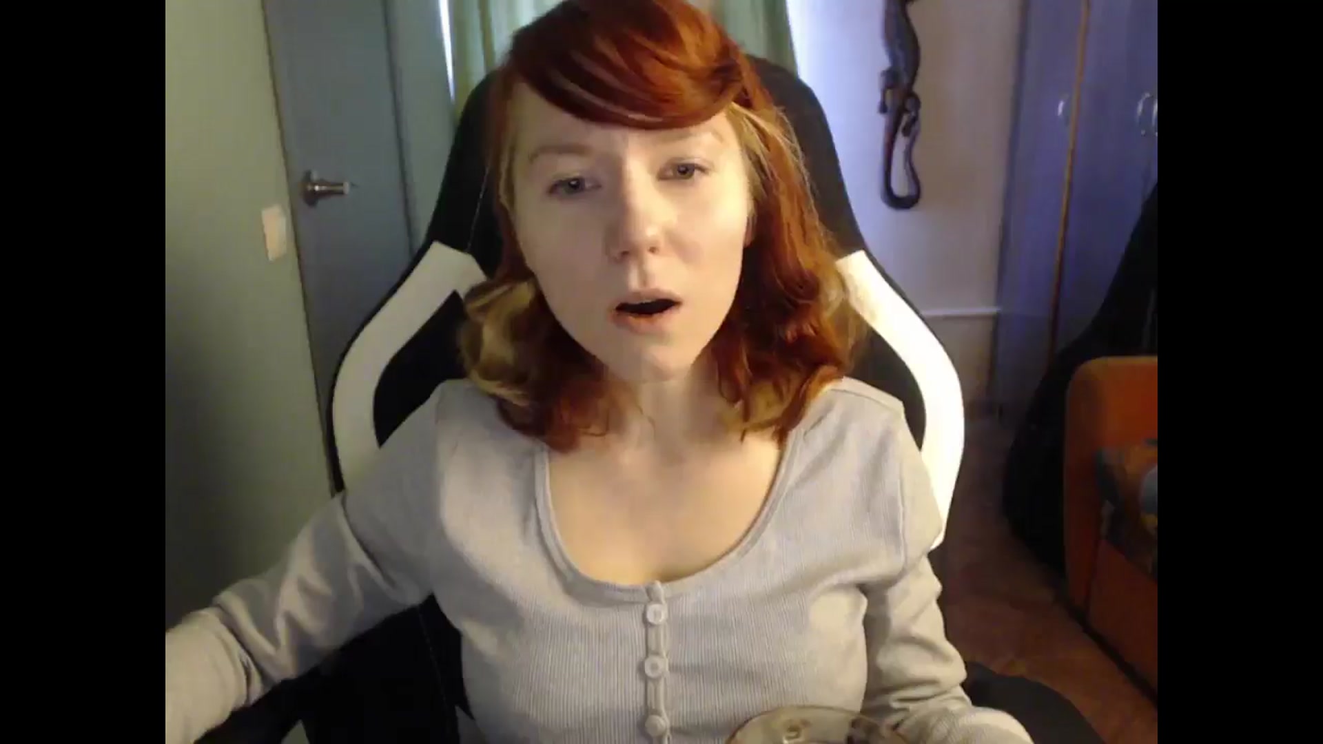 Gallery image thumbnail from NikiFoks18's myfreecams stream on, 03/25/2025, 09:27 image 8 of 20