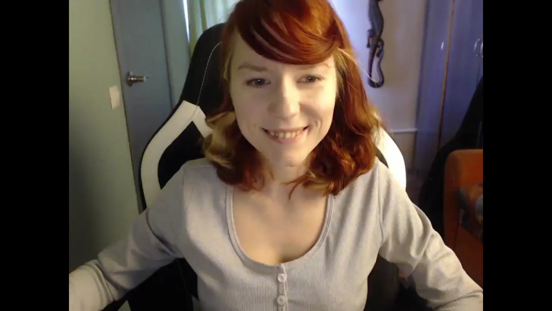 Gallery image thumbnail from NikiFoks18's myfreecams stream on, 03/25/2025, 09:27 image 4 of 20