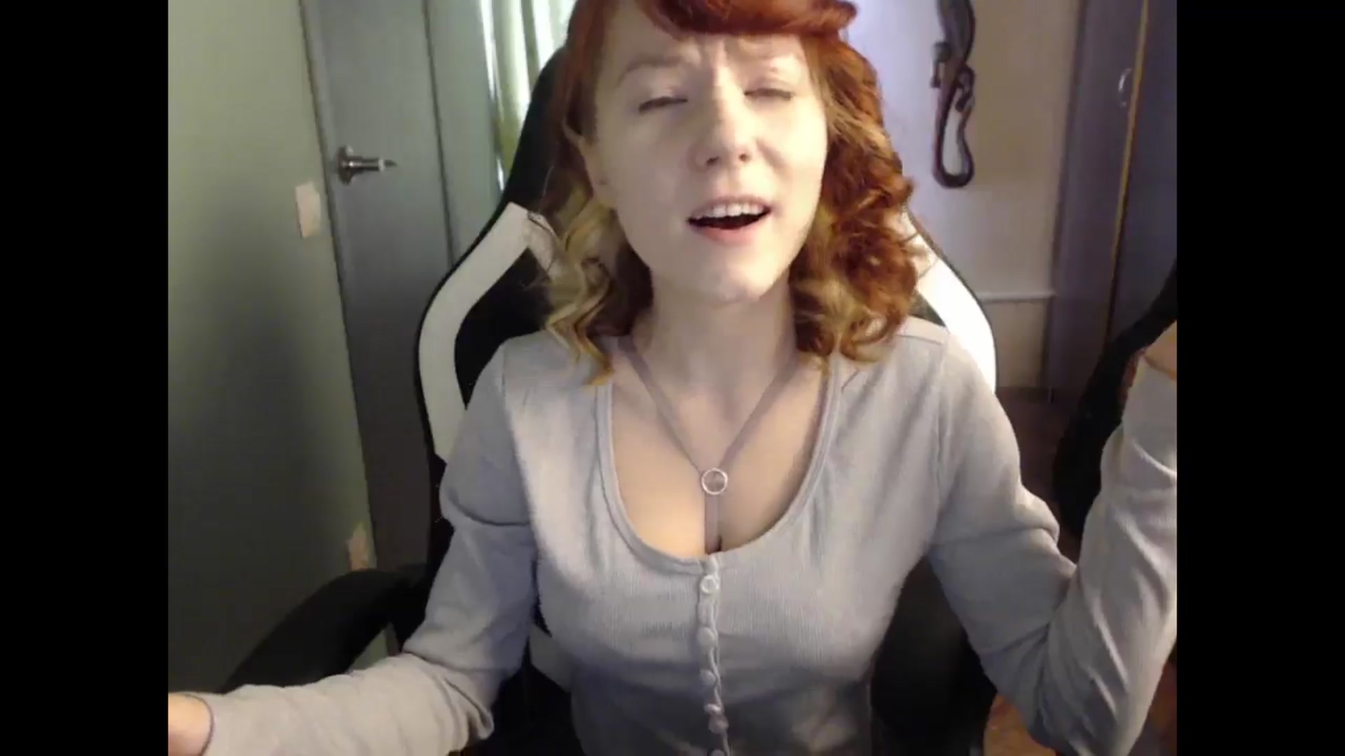Gallery image thumbnail from NikiFoks18's myfreecams stream on, 03/27/2025, 04:05 image 6 of 20