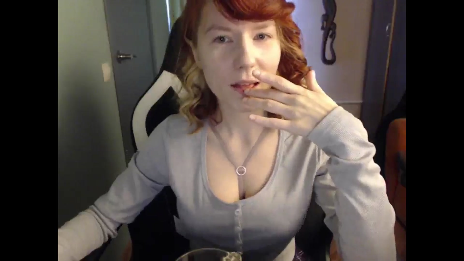 Gallery image thumbnail from NikiFoks18's myfreecams stream on, 03/27/2025, 04:05 image 8 of 20