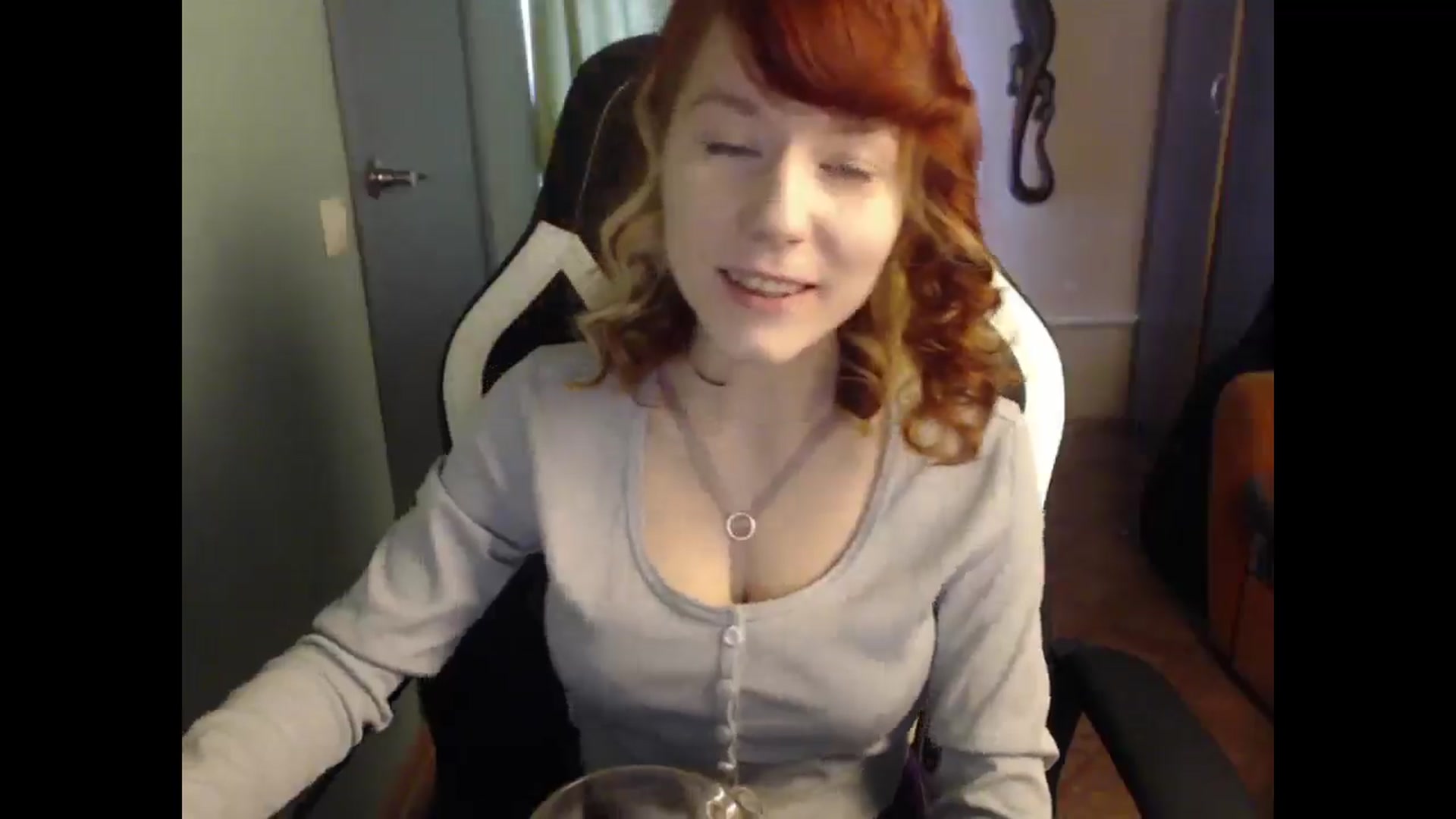 Gallery image thumbnail from NikiFoks18's myfreecams stream on, 03/27/2025, 04:05 image 11 of 20
