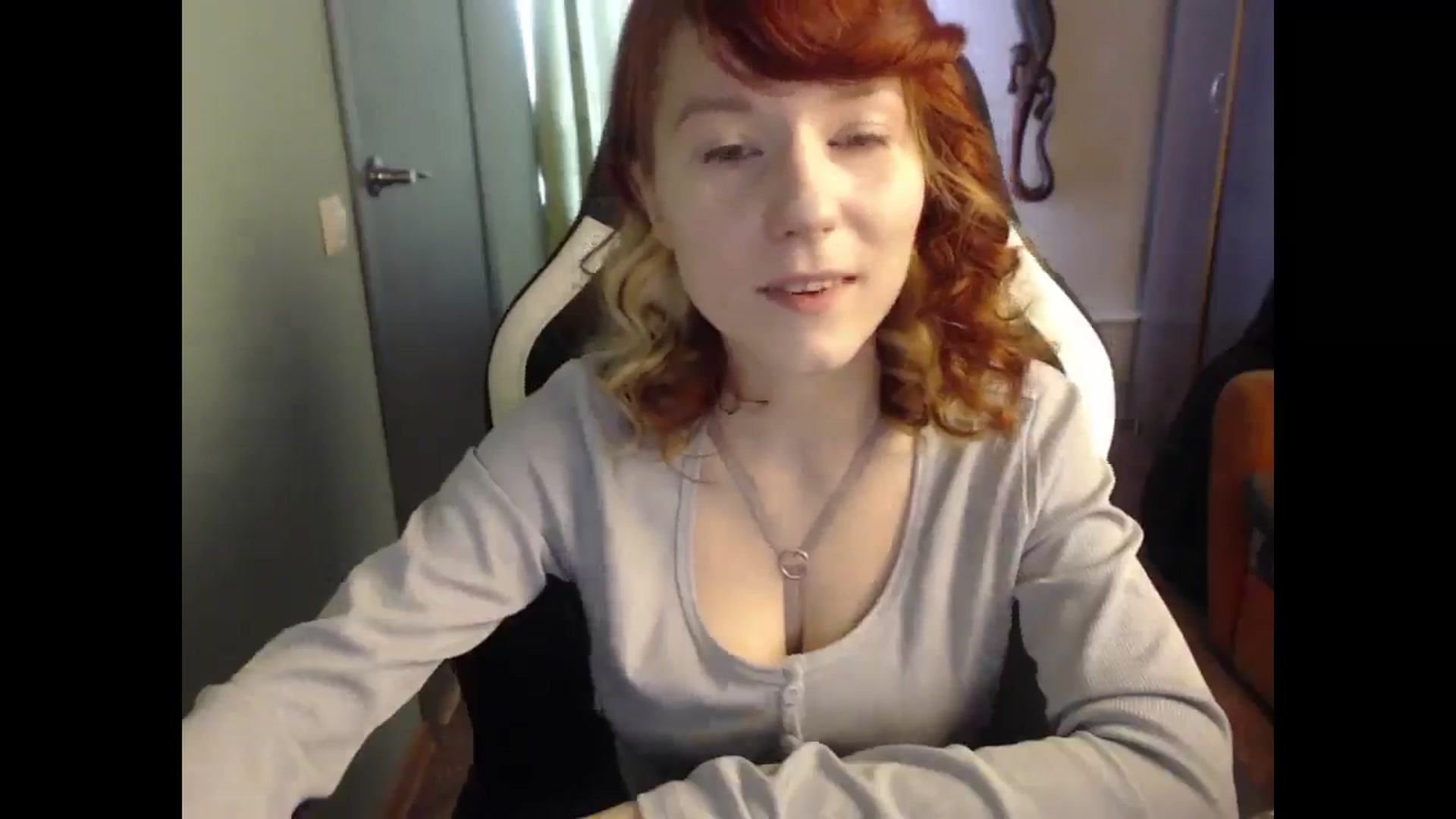 Gallery image thumbnail from NikiFoks18's myfreecams stream on, 03/27/2025, 04:05 image 16 of 20