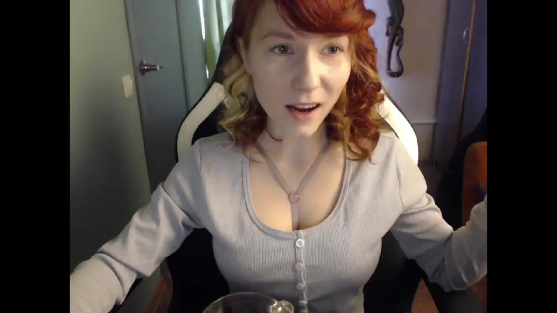 Gallery image thumbnail from NikiFoks18's myfreecams stream on, 03/27/2025, 04:05 image 14 of 20
