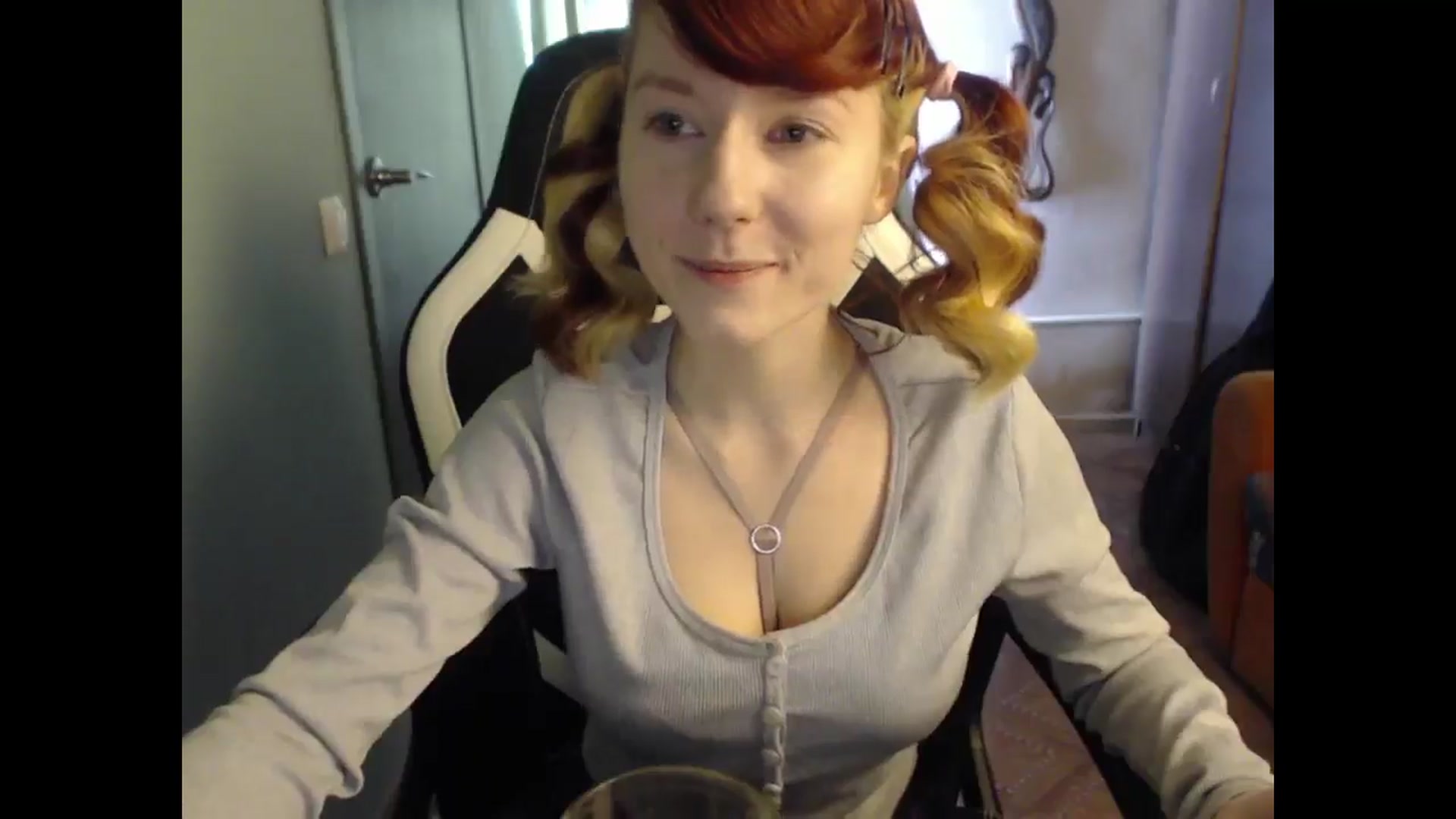 Gallery image thumbnail from NikiFoks18's myfreecams stream on, 03/27/2025, 06:42 image 13 of 20