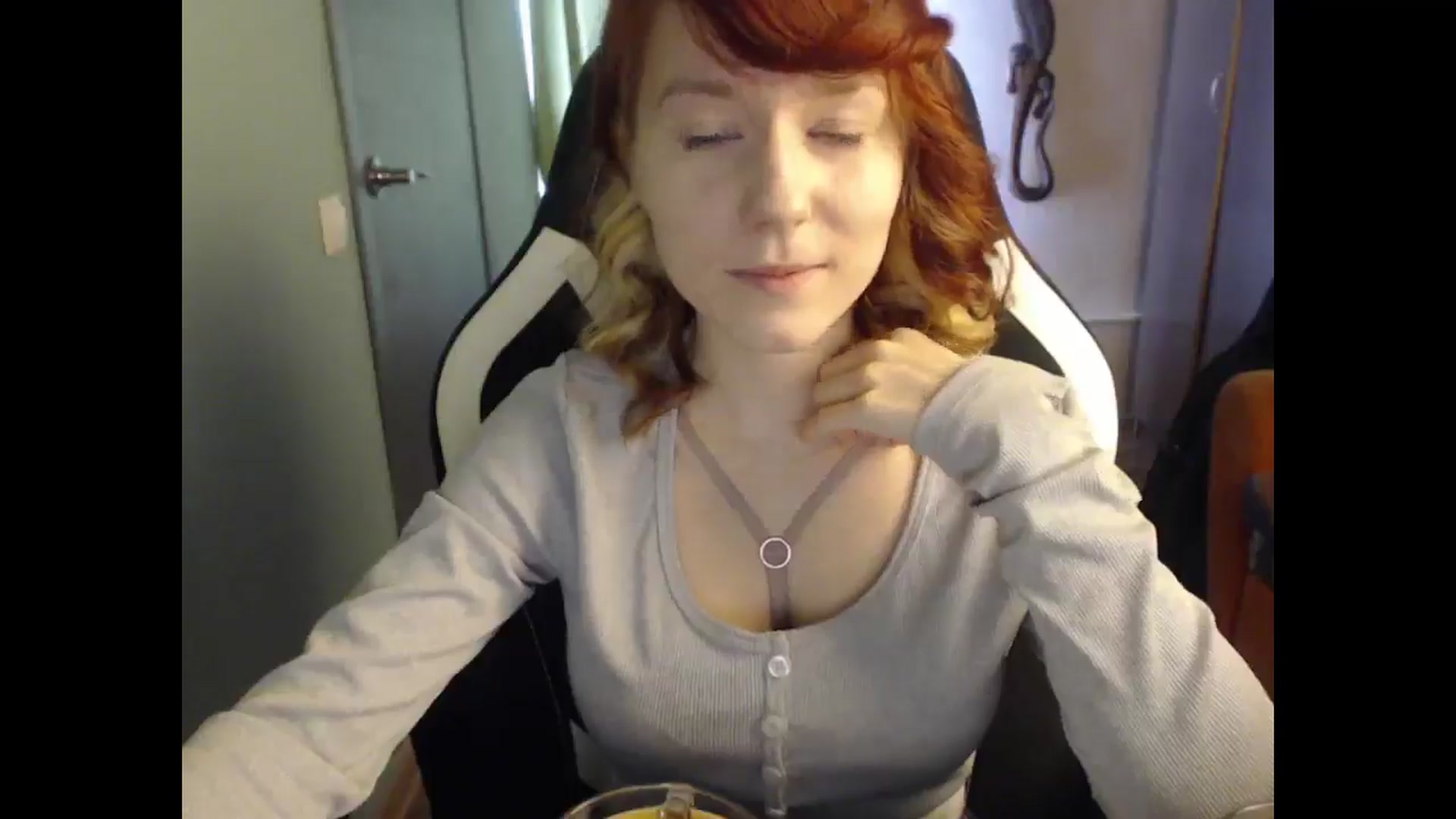 Gallery image thumbnail from NikiFoks18's myfreecams stream on, 03/27/2025, 06:42 image 4 of 20