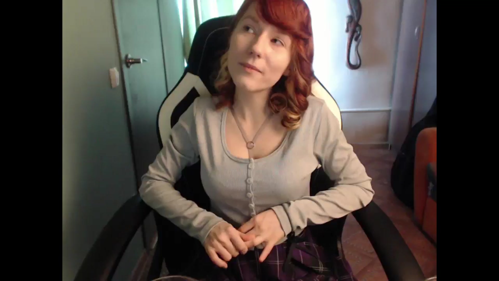Gallery image thumbnail from NikiFoks18's myfreecams stream on, 03/27/2025, 06:42 image 8 of 20