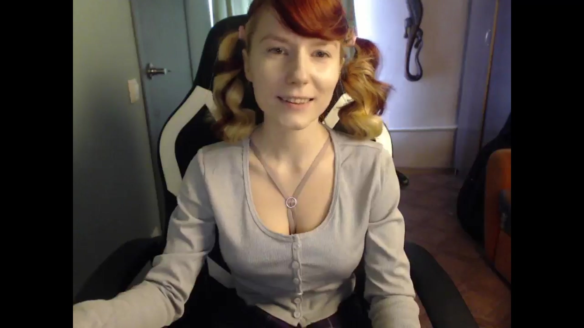 Gallery image thumbnail from NikiFoks18's myfreecams stream on, 03/27/2025, 08:02 image 2 of 20