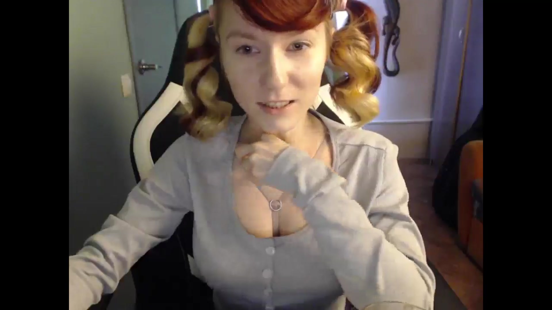 Gallery image thumbnail from NikiFoks18's myfreecams stream on, 03/27/2025, 08:02 image 20 of 20