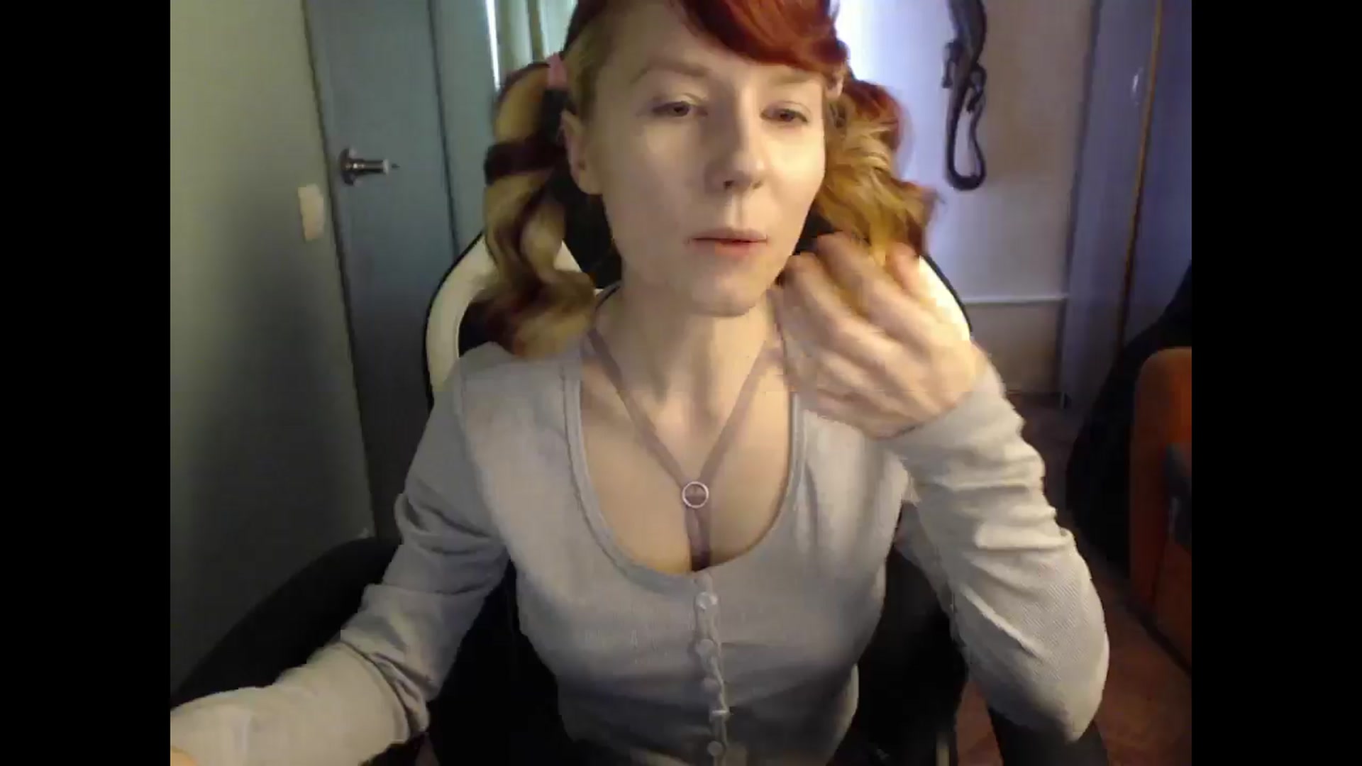 Gallery image thumbnail from NikiFoks18's myfreecams stream on, 03/27/2025, 08:02 image 6 of 20