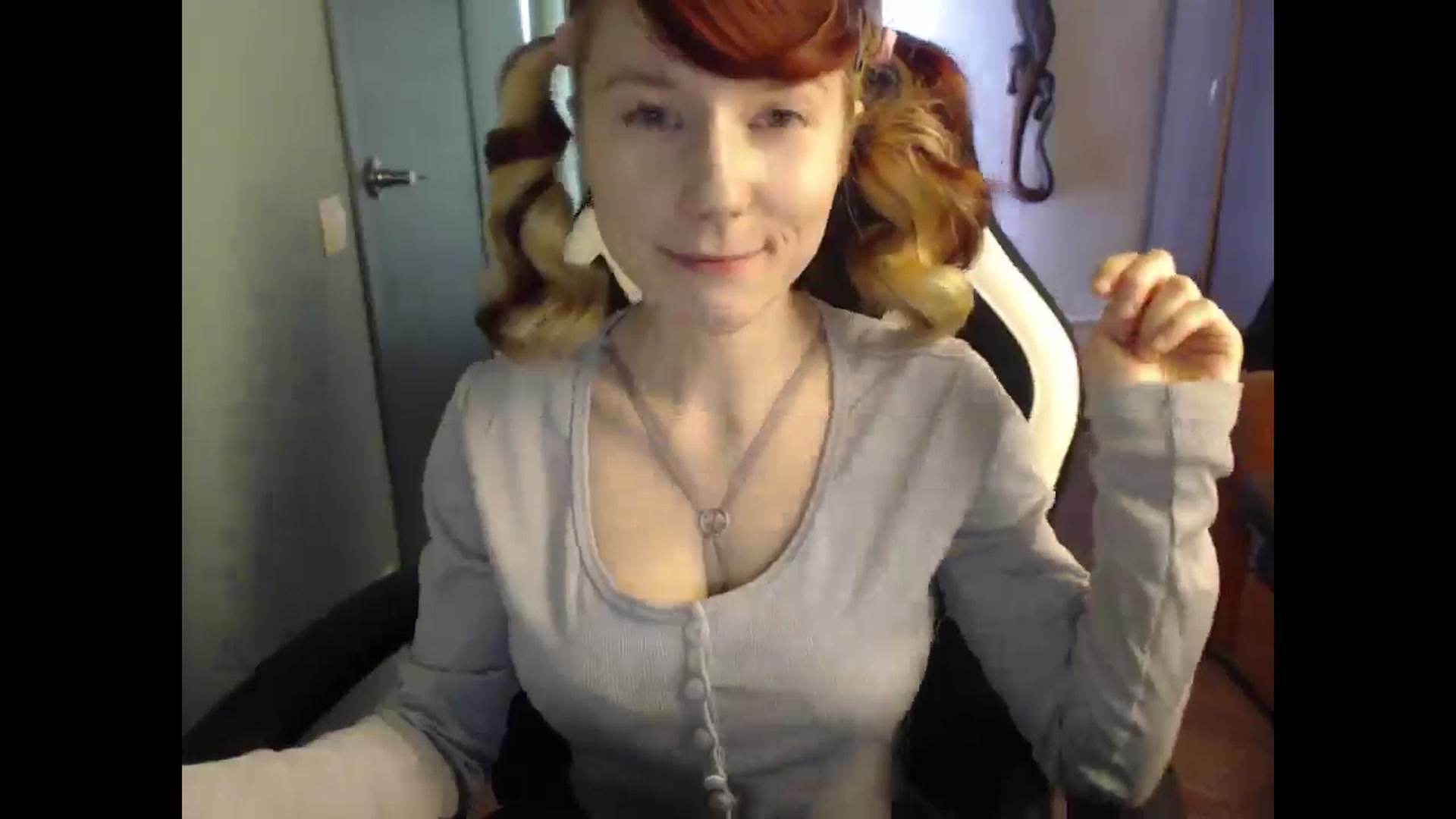Gallery image thumbnail from NikiFoks18's myfreecams stream on, 03/27/2025, 08:02 image 9 of 20