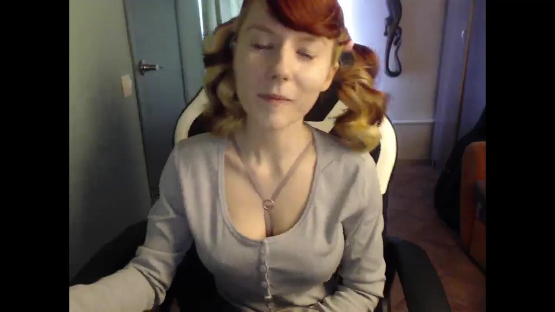 Gallery image thumbnail from NikiFoks18's myfreecams stream on, 03/27/2025, 08:02 image 11 of 20