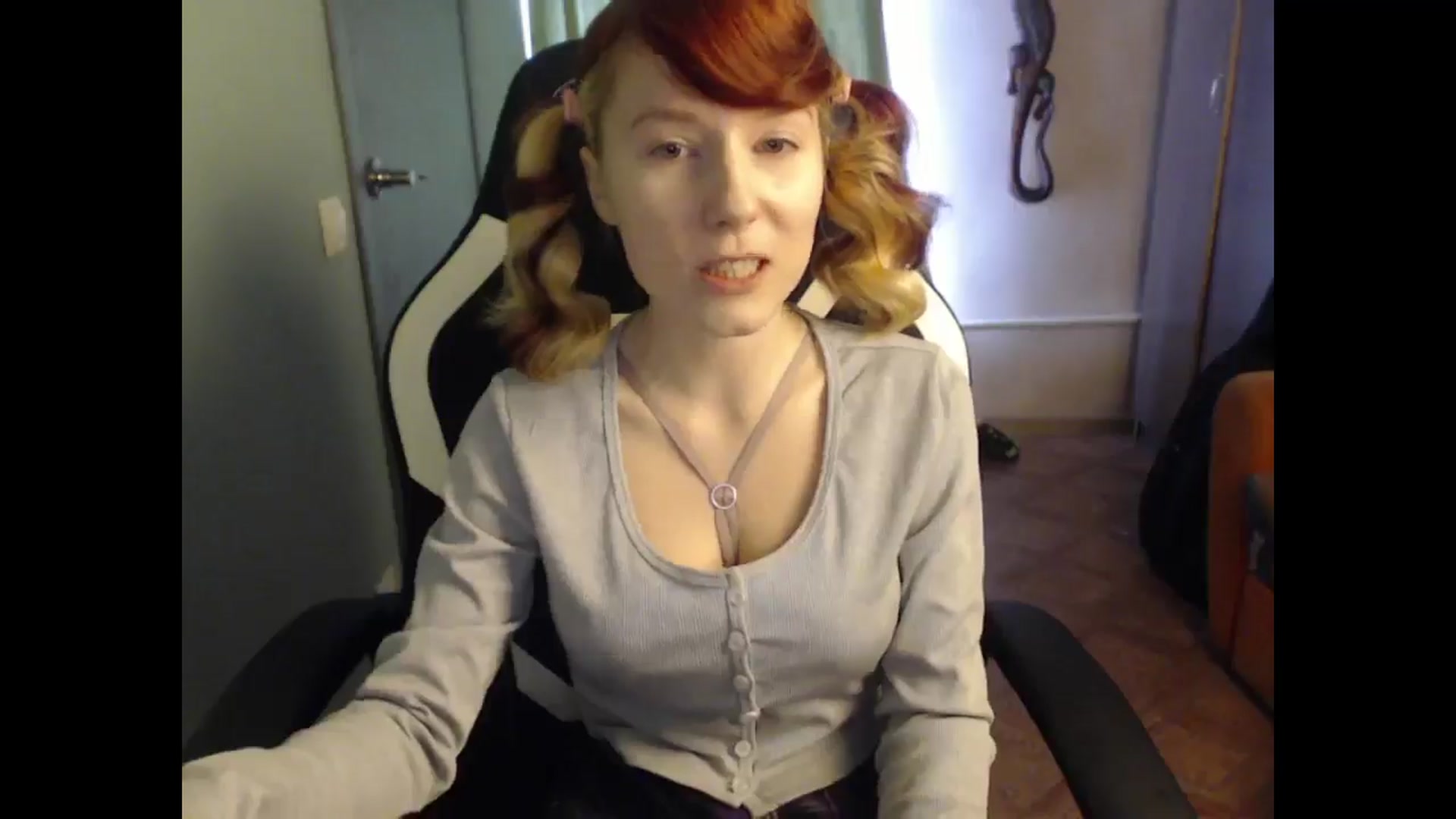 Gallery image thumbnail from NikiFoks18's myfreecams stream on, 03/27/2025, 08:02 image 3 of 20