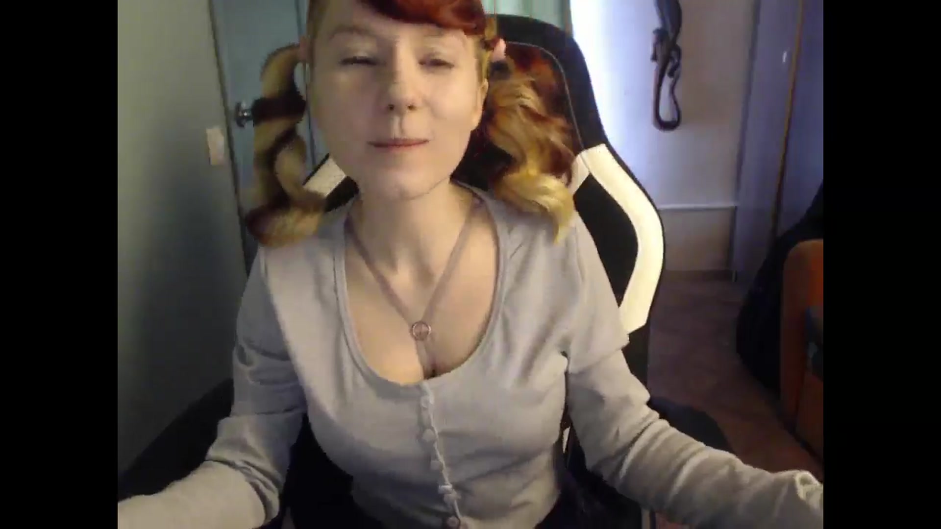 Gallery image thumbnail from NikiFoks18's myfreecams stream on, 03/27/2025, 08:02 image 7 of 20