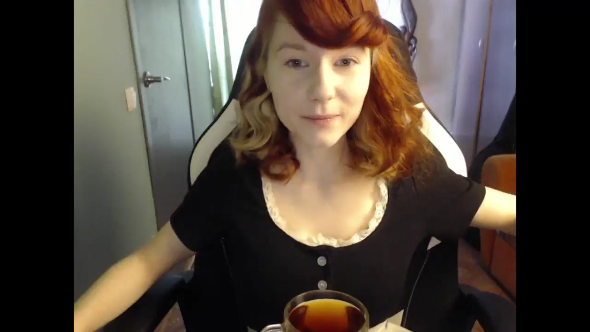 Gallery image thumbnail from NikiFoks18's myfreecams stream on, 03/28/2025, 05:39 image 9 of 20