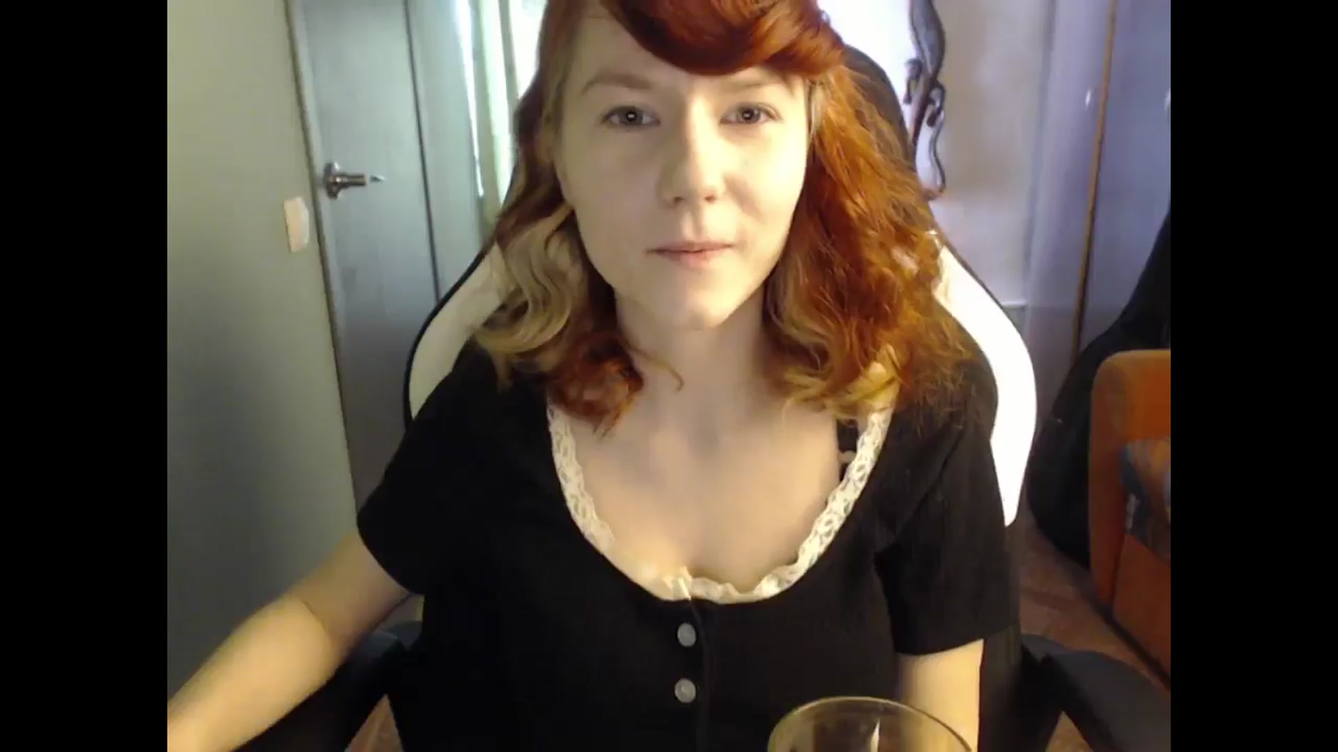 Gallery image thumbnail from NikiFoks18's myfreecams stream on, 03/28/2025, 05:39 image 15 of 20