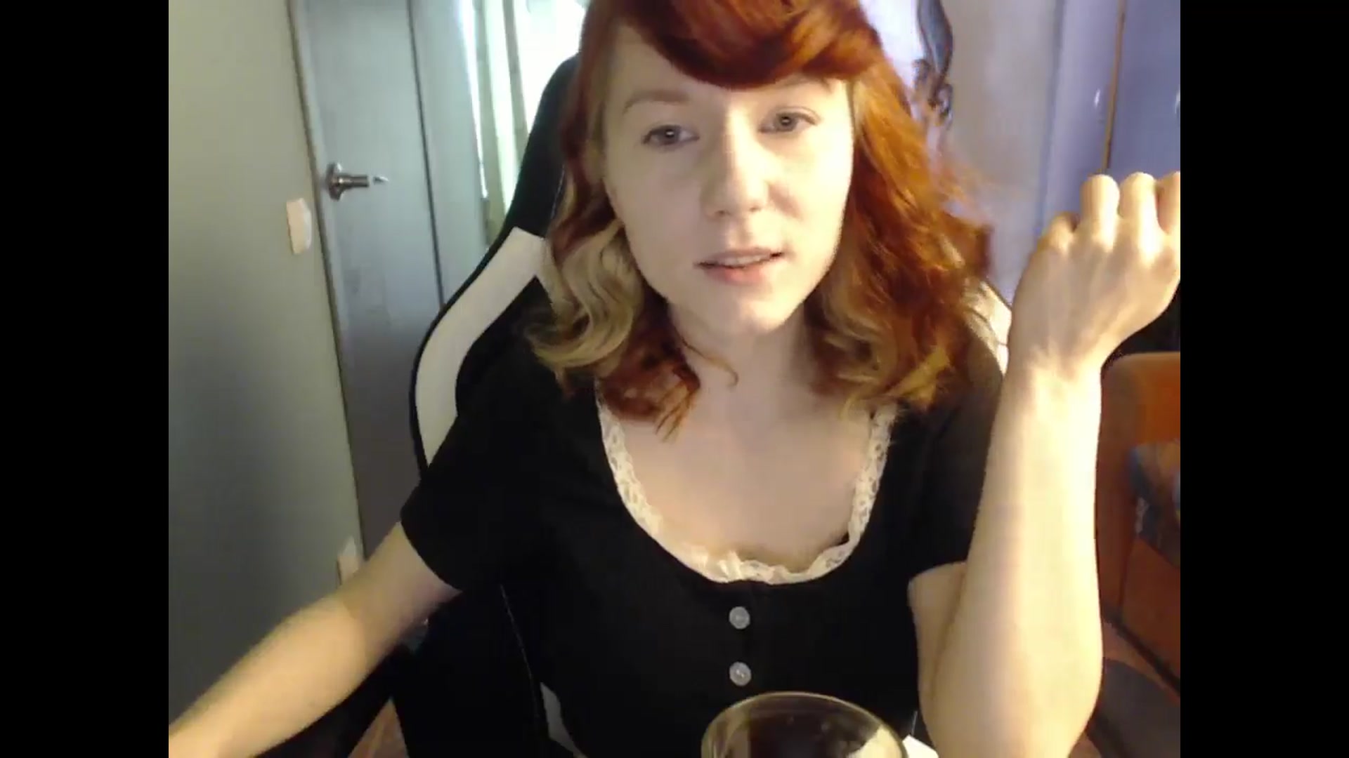 Gallery image thumbnail from NikiFoks18's myfreecams stream on, 03/28/2025, 05:39 image 16 of 20