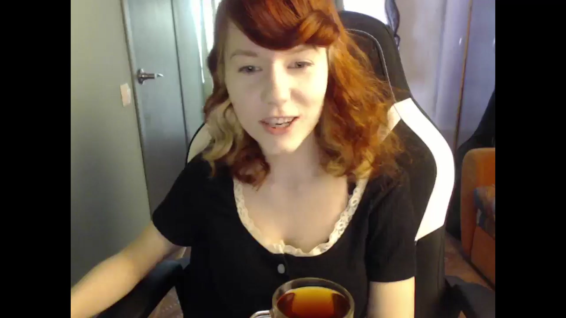 Gallery image thumbnail from NikiFoks18's myfreecams stream on, 03/28/2025, 05:39 image 8 of 20
