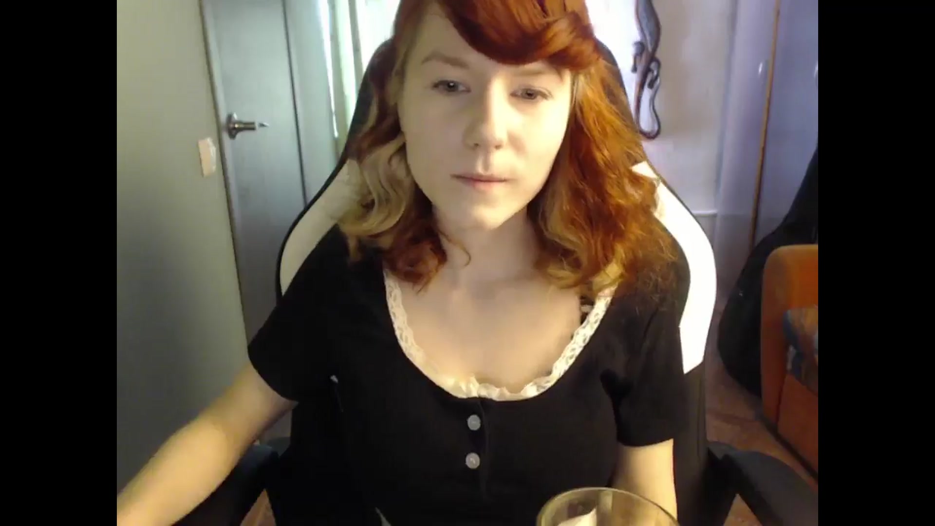 Gallery image thumbnail from NikiFoks18's myfreecams stream on, 03/28/2025, 05:39 image 14 of 20