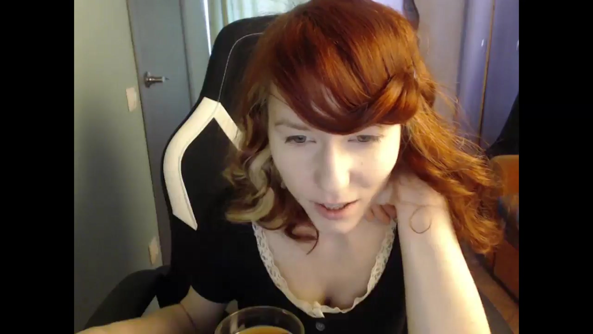 Gallery image thumbnail from NikiFoks18's myfreecams stream on, 03/28/2025, 07:32 image 13 of 20
