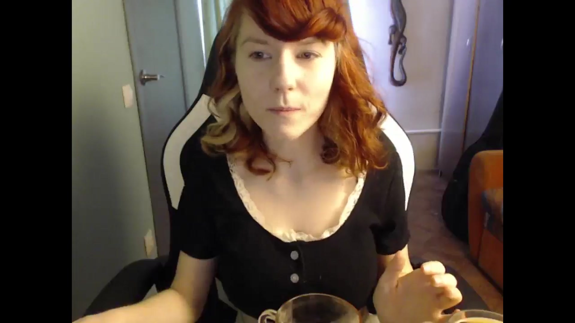 Gallery image thumbnail from NikiFoks18's myfreecams stream on, 03/28/2025, 07:32 image 7 of 20