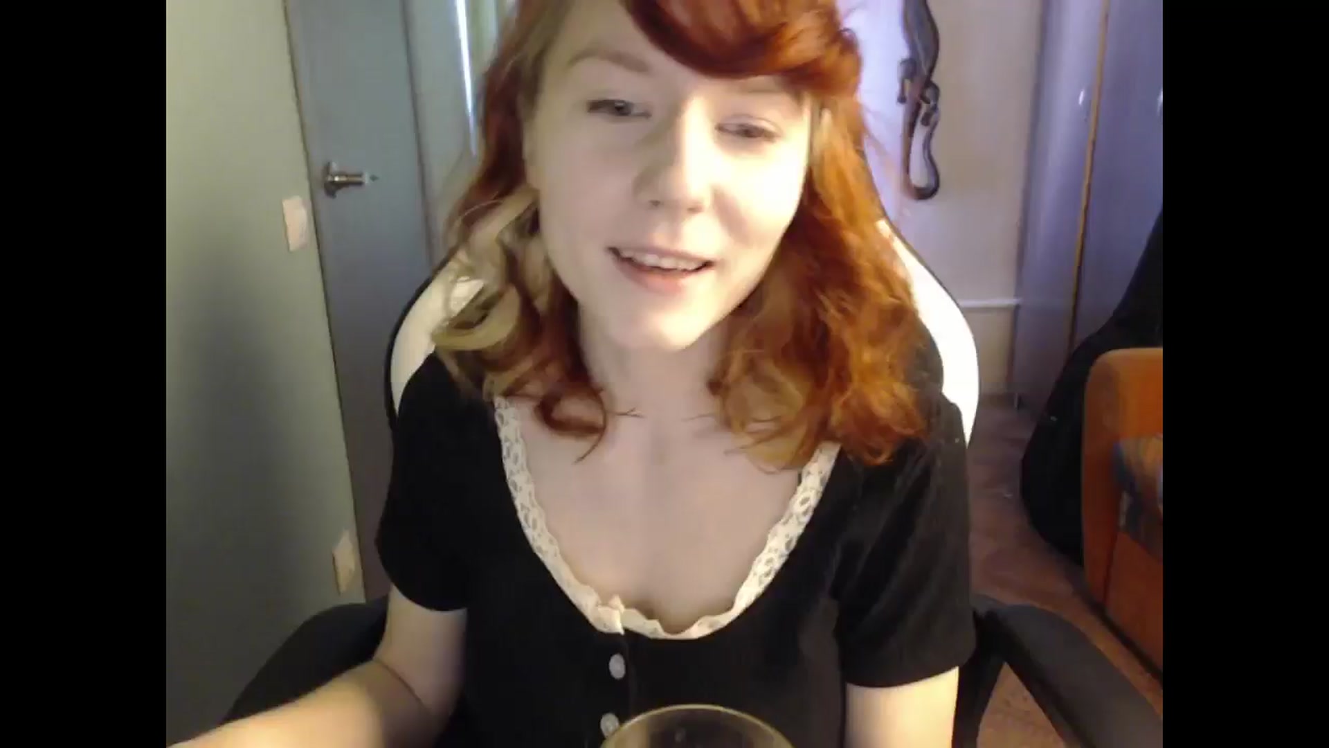 Gallery image thumbnail from NikiFoks18's myfreecams stream on, 03/28/2025, 07:32 image 18 of 20