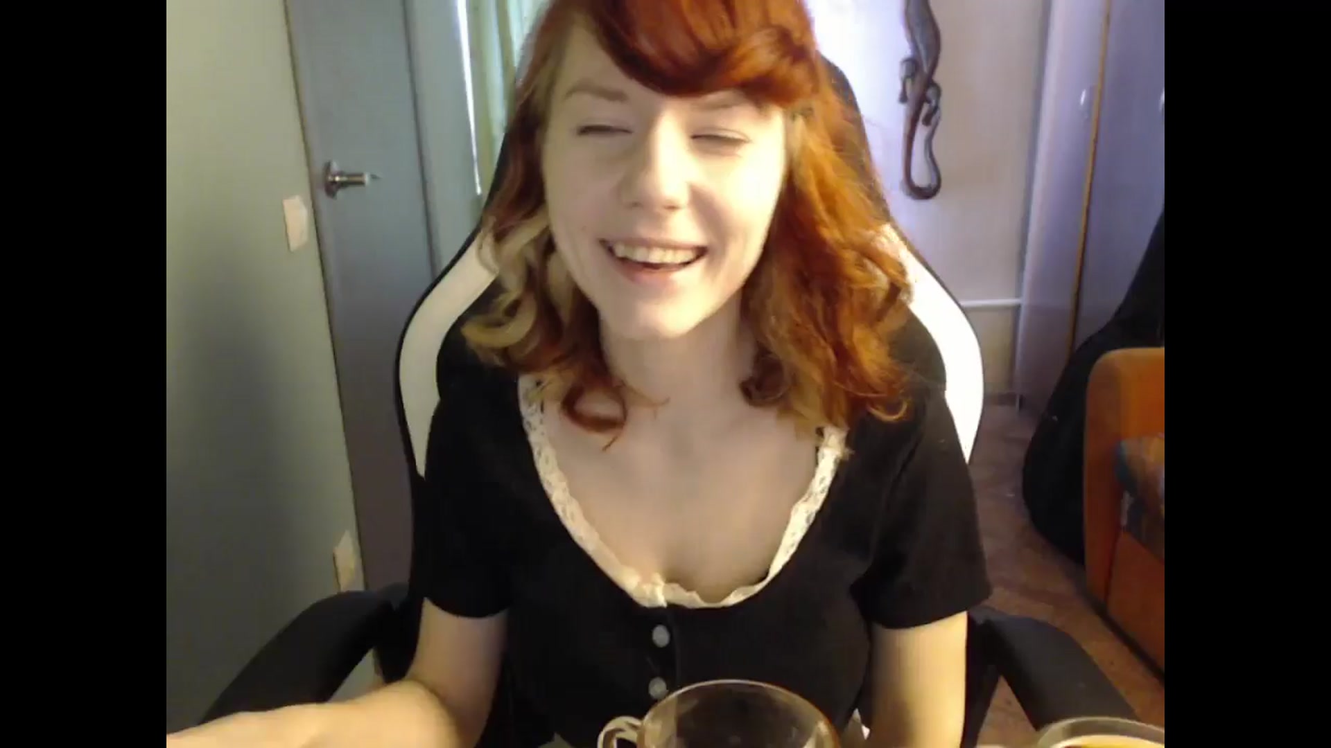 Gallery image thumbnail from NikiFoks18's myfreecams stream on, 03/28/2025, 07:32 image 6 of 20