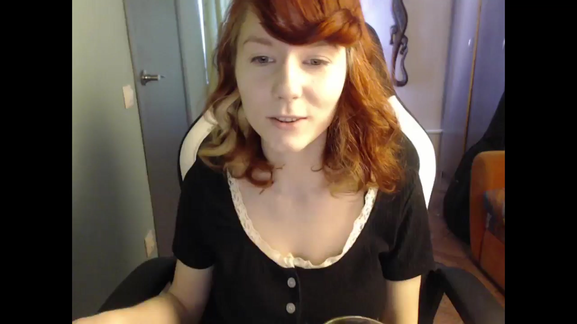 Gallery image thumbnail from NikiFoks18's myfreecams stream on, 03/28/2025, 07:32 image 15 of 20