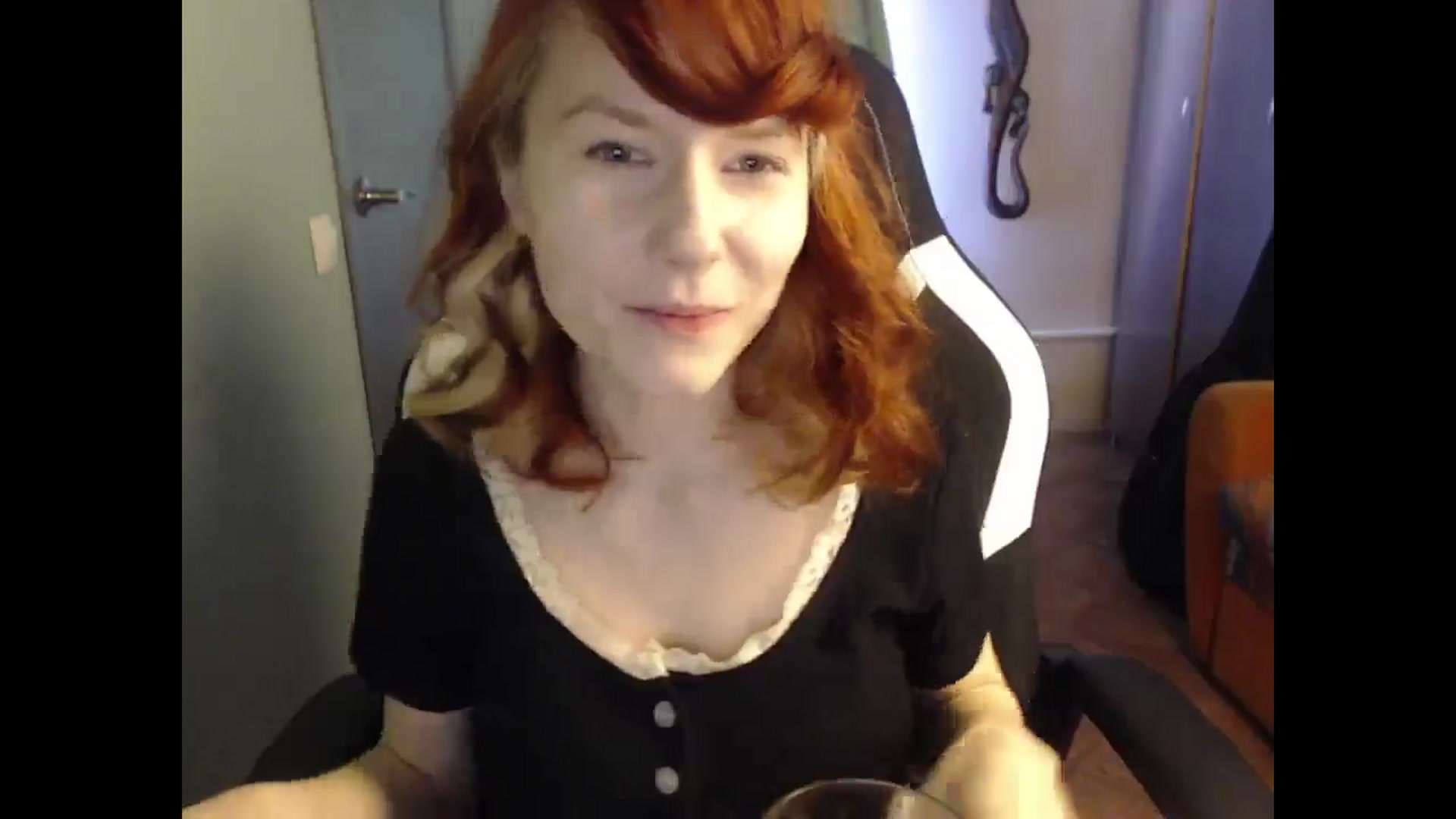 Gallery image thumbnail from NikiFoks18's myfreecams stream on, 03/28/2025, 07:32 image 17 of 20