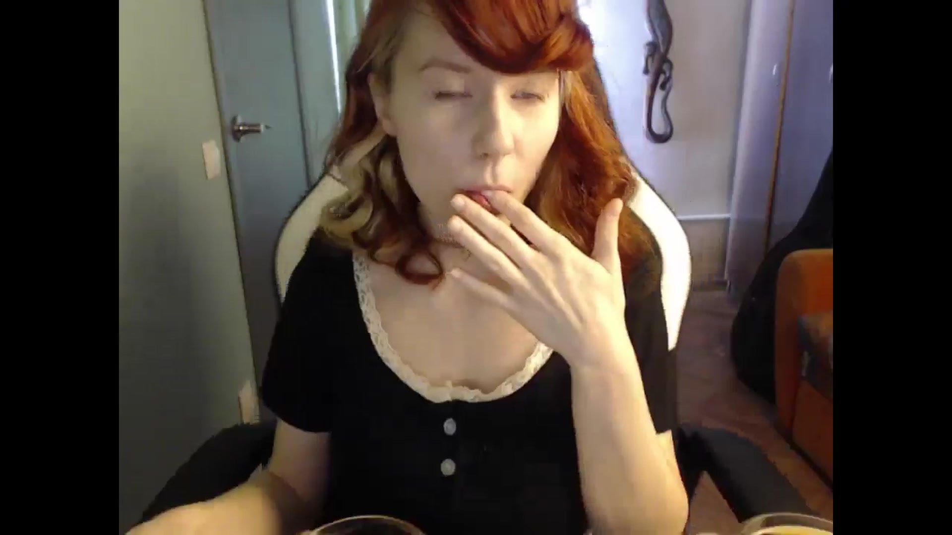 Gallery image thumbnail from NikiFoks18's myfreecams stream on, 03/28/2025, 07:32 image 2 of 20